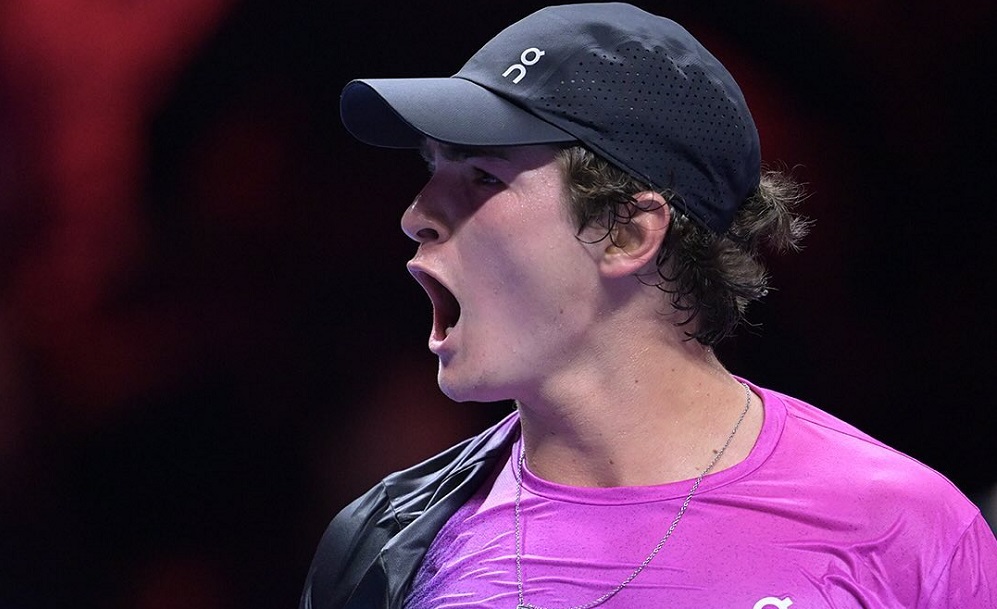 João Fonseca estreia em Wimbledon com vitória sobre ex-top 10